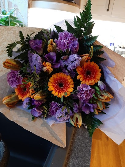 SARAH THOMAS FLOWERS, Florist in Bromyard