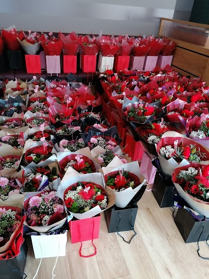 Memories And Memorials uk, Florist in Newton-le-Willows