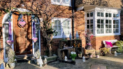 Britt’s House Of Wonders, Florist in Northwood