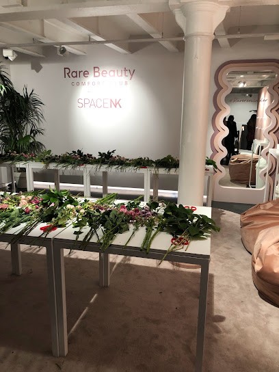 Amora Flowers, Florist in Longfield