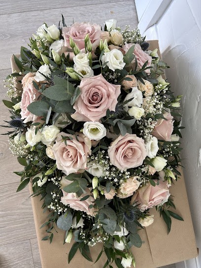 The Village Florist & Balloon Mania Lancing, Florist in Lancing